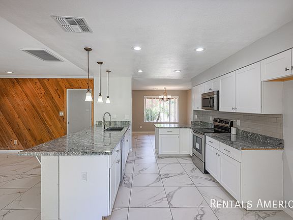 4th image of 4028 W Angela Dr