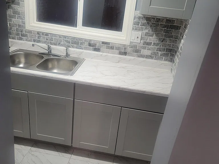 2528 W 74th St #B — Photo 11
