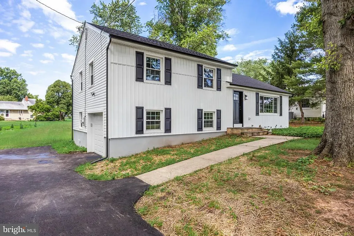 4 bed, 1846 sqft, $4,400 — Photo 3