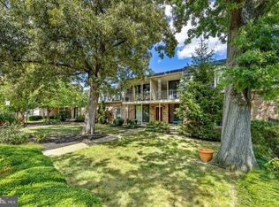 3121 Patrick Henry Dr APT 330, Falls Church, VA 22044