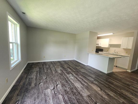 4th image of 20 W Borden St