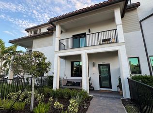 8316 NW 43rd St, Doral, FL 33166