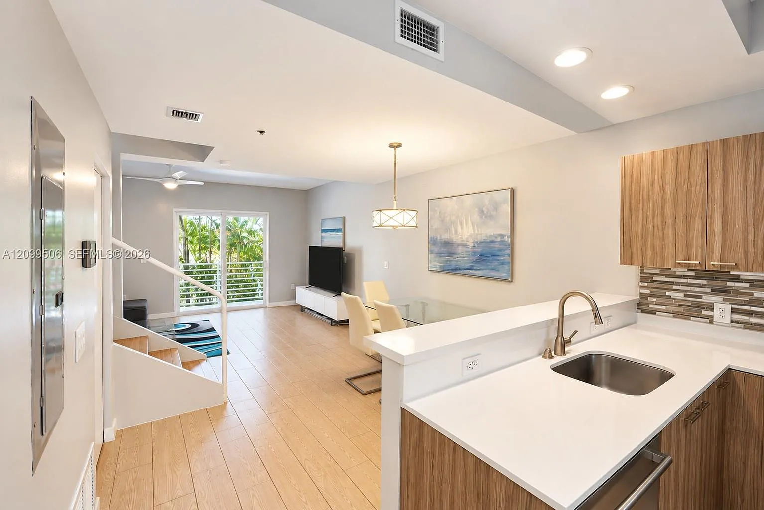 D Gems Condo — Photo 2