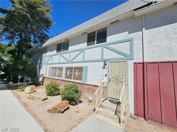702 Greenbriar Townhouse Way, Las Vegas, NV 89121