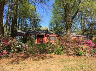 1827 Youngs Mill Rd, Greensboro, NC 27406