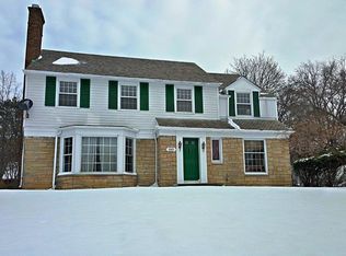 3083 Van Aken Blvd, Shaker Heights, OH