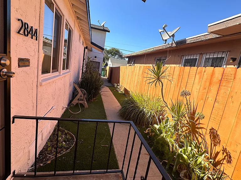 2844 Fairmount Ave — Photo 29