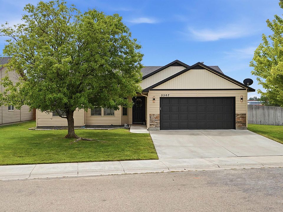 1st image of 2507 E Carmel Ct