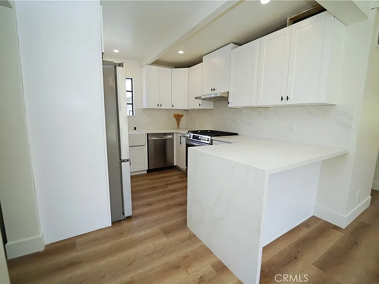 2615 Manhattan Ave — Photo 7