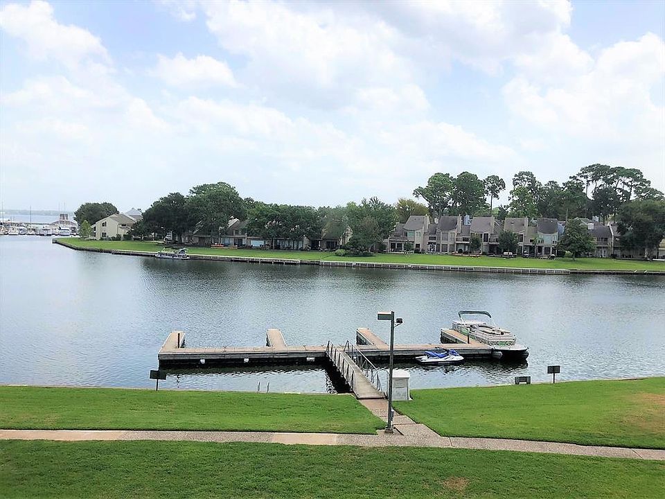 1st image of 12600 Melville Dr APT 325B