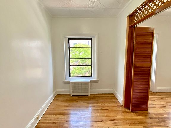 4th image of 542 Pacific St APT 4F
