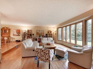 8716 Walton Oaks Dr, Bloomington, MN 55438