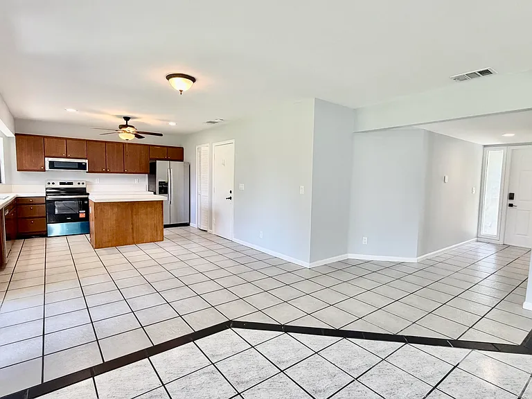 6048 Garrett St — Photo 20