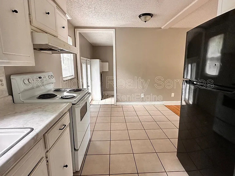 6808 NW 59th St — Photo 6
