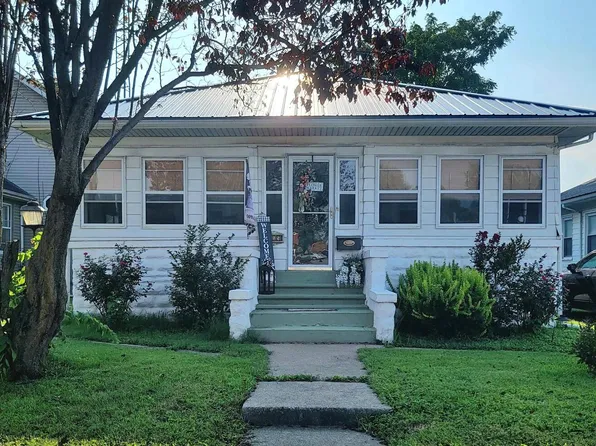 615 S Washington St, Du Quoin, IL 62832