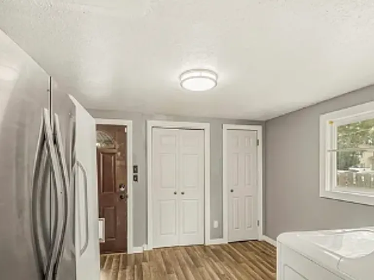 521 N Shilling Ave — Photo 24