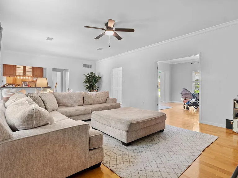 16611 Highland Summit Dr — Photo 10