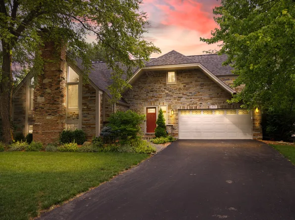 615 Bull Run Ct, Naperville, IL 60540
