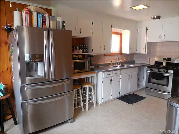 5th image of 231 Knox Ave