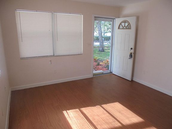 5th image of 3821 48th St N