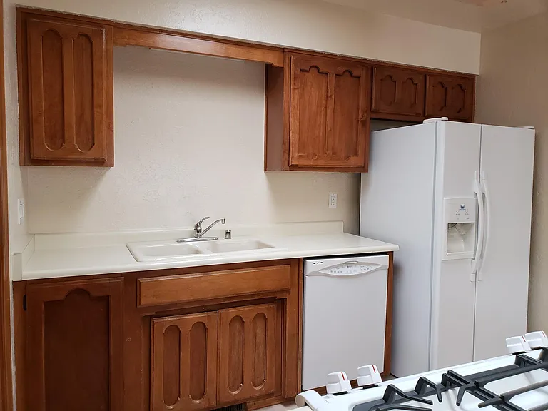 5713 Elmwood Dr NE — Photo 8