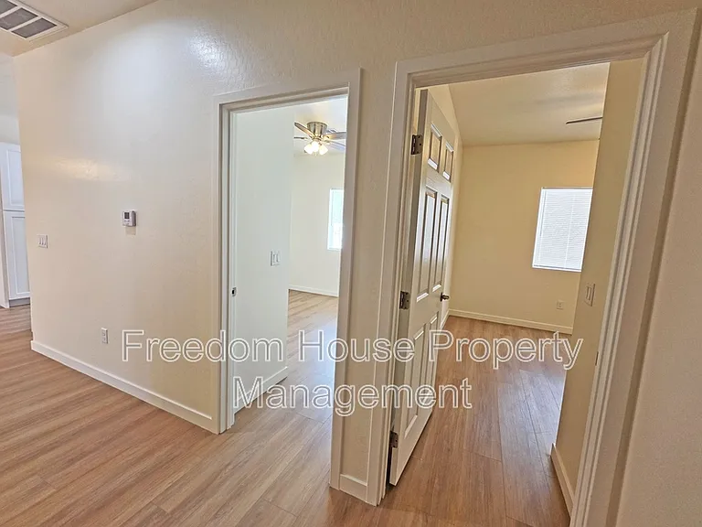 1701 Sycamore Ave #A — Photo 16