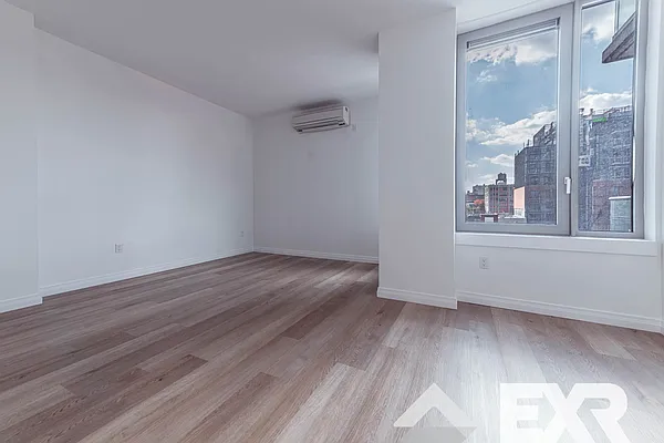 Rented by EXR | media 2
