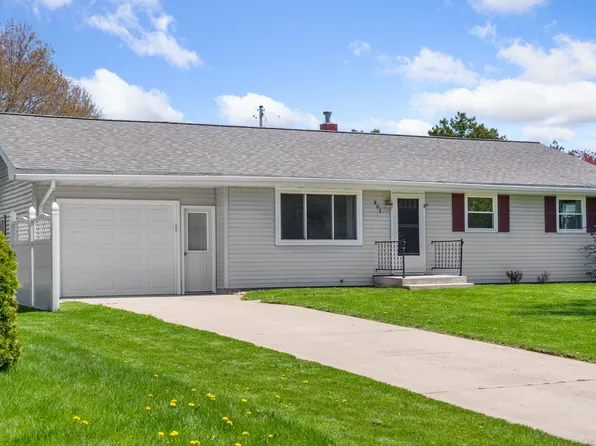 907 Mac Arthur Dr, Beaver Dam, WI 53916