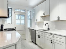 7244 Forsyth Blvd, Saint Louis, MO