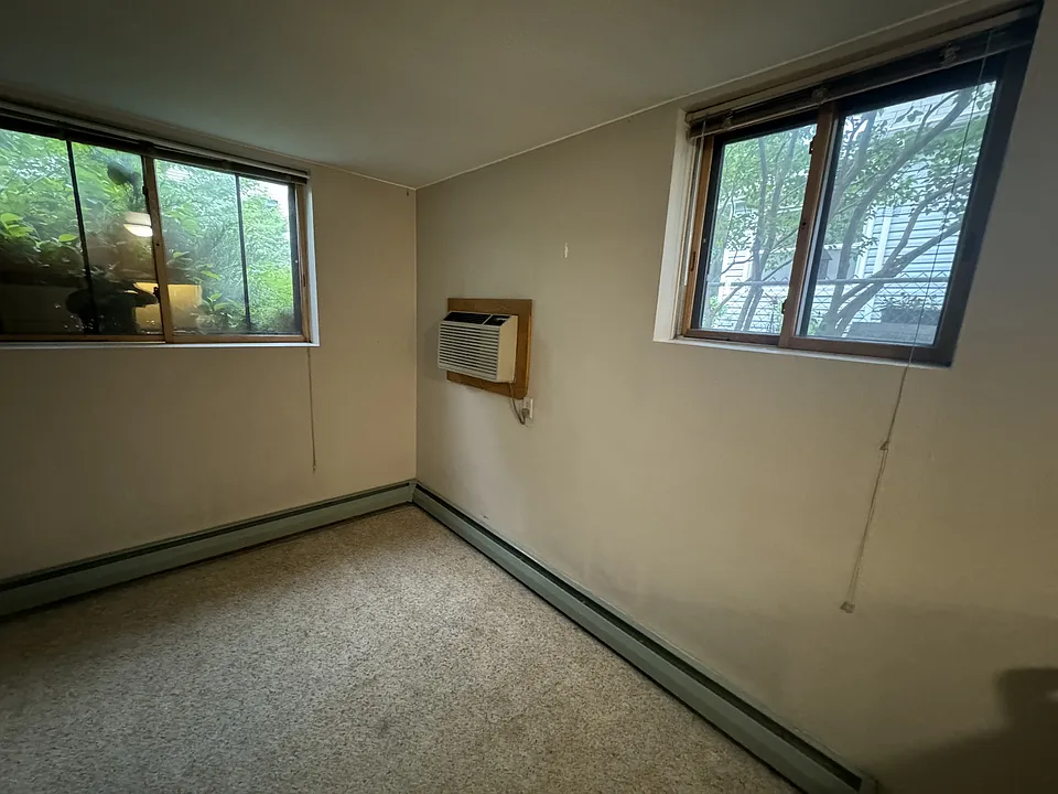 1547 Wynne Ave #8