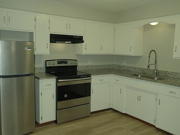 2nd image of 2422 7th Ave APT B