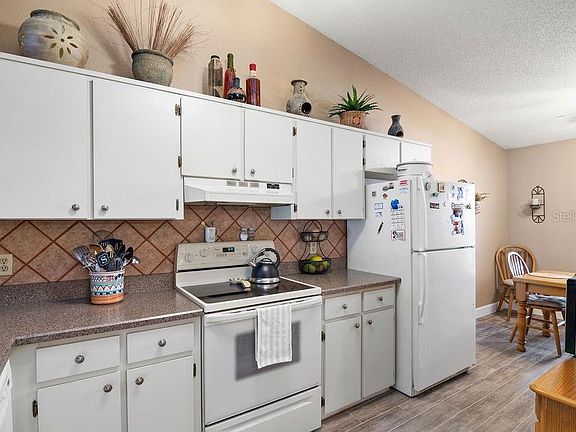5th image of 1235 Lake Blue Cir