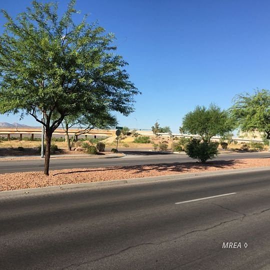 1st image of 640 W Pioneer Blvd