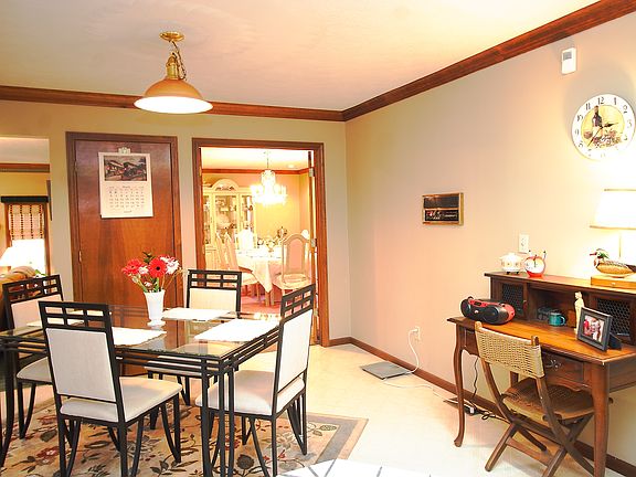5th image of 6095 Norwood Dr