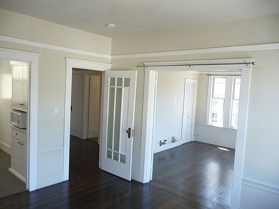 3rd image of 1305 Minna St
