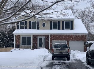 11 Kentucky Ct, Manalapan, NJ 07726