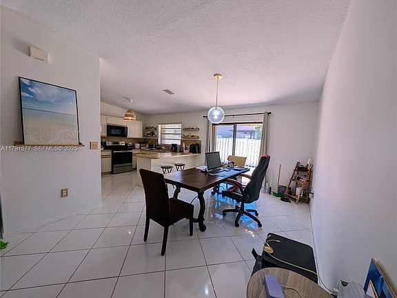 3rd image of 11212 SW 58th Cir