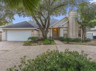 3004 Crest Oak Cir, Laredo, TX 78045