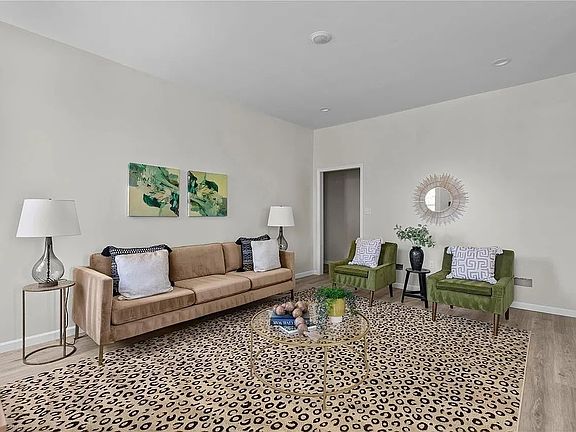 3rd image of 3215-3217 Nebraska Ave #2F
