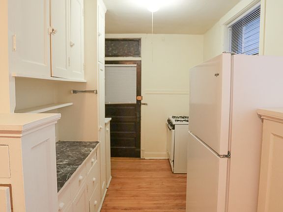 5th image of 4247 N Hermitage Ave #1B
