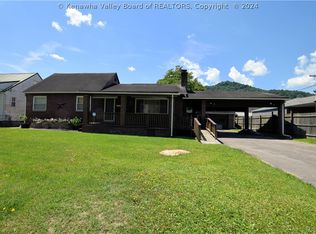 110 E Gardner Ave, Belle, WV 25015