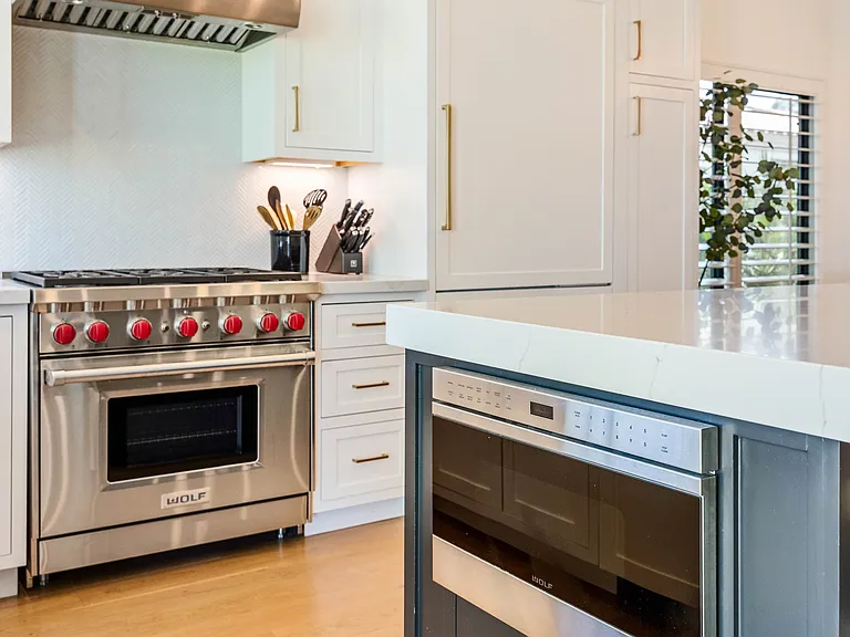 You'll love having all of the necessary cookware, cutlery, plates, and utensils needed to make a proper gourmet meal in this kitchen.