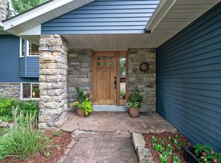 1973 Campbell Cir, White Bear Lake, MN 55110