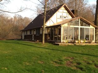 9338 Lakeview Dr, Delton, MI 49046