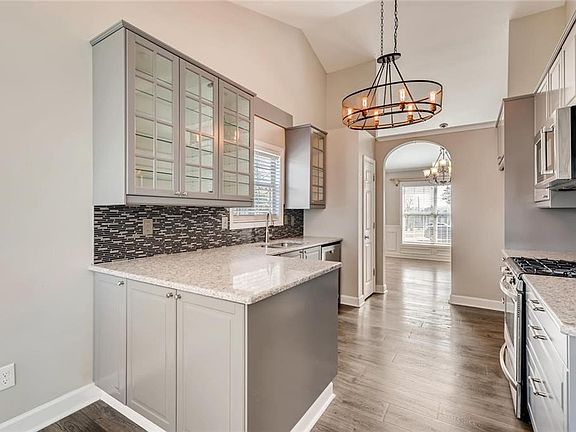 5th image of 3707 Anna Ct NW
