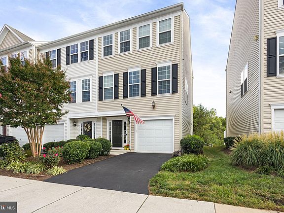 2nd image of 8219 Heritage Crossing Ct