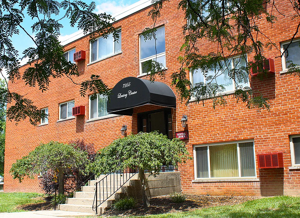 Crown Court Apartments