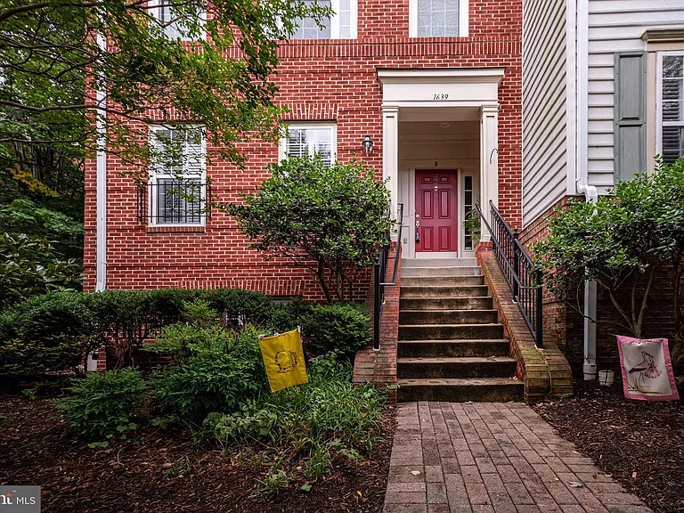1639 Hunting Creek Dr #B — Photo 42