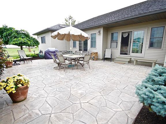 5th image of 15 Countryside Court Dr