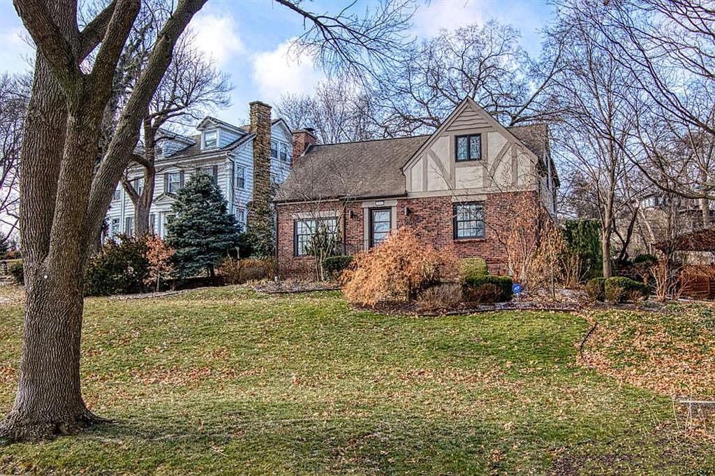4966 Westwood Rd, Kansas City, MO 64112 Zillow